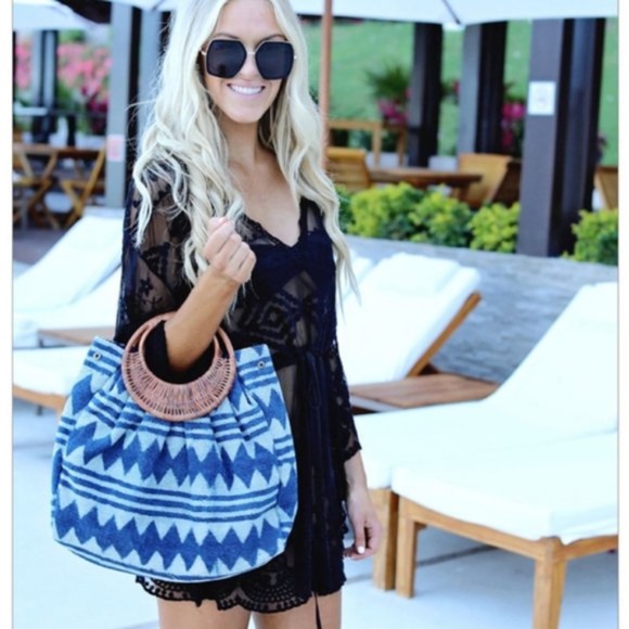 Chic Gypsy Lace Beach Cover up - white - Picture 5 of 6